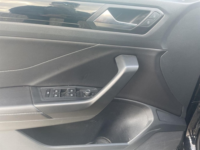 Volkswagen T-Roc 1.5 TSI DSG R-Line