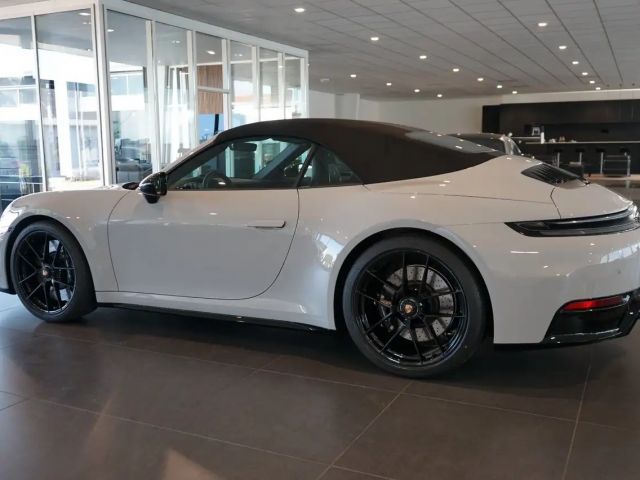 Porsche 992 Cabrio Carrera GTS