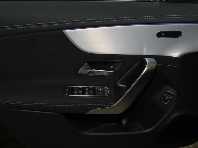 Mercedes-Benz CLA 200 AMG Line Coupé