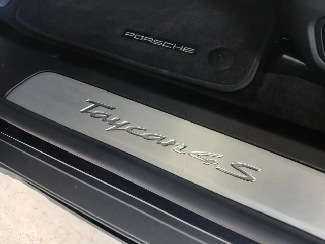 Porsche Taycan 4S Cross Turismo