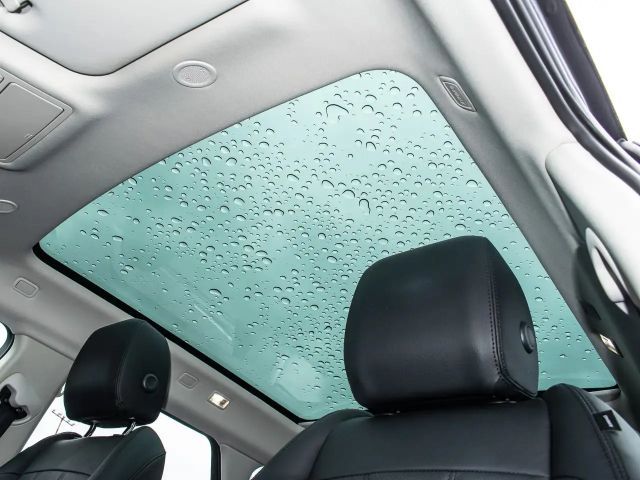 Land Rover Range Rover Evoque P300e