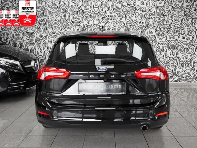 Ford Focus Cool & Connect Wagon