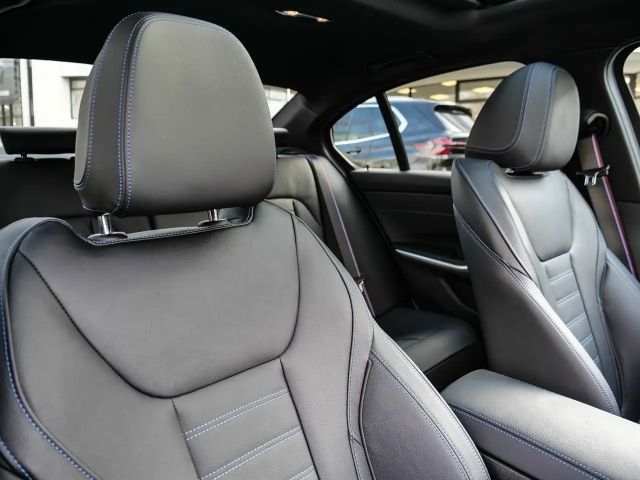 BMW 330 330e M-Sport Sedan xDrive