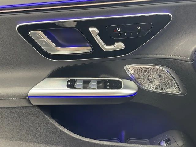 Mercedes-Benz EQE 350 Premium Sedan