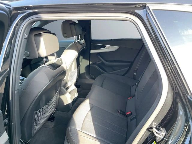 Audi A4 35 TFSI S-Line