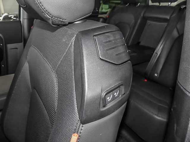 Land Rover Defender 90 Dynamic SE