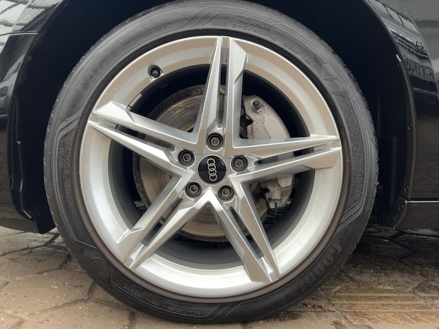 Audi A4 40 TFSI Avant S-Tronic