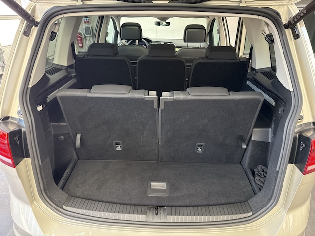 Volkswagen Touran DSG Highline