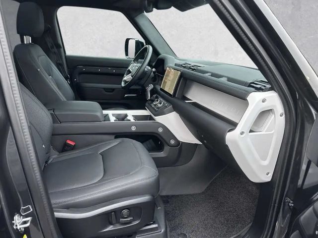 Land Rover Defender 110 D300 Dynamic SE