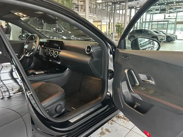 Mercedes-Benz A 200 AMG Line