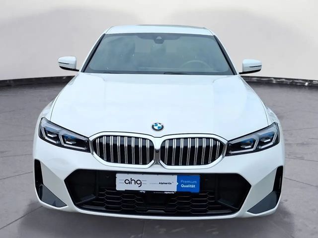 BMW 330 330i M-Sport Sedan xDrive