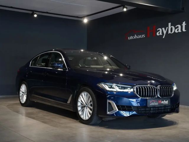 BMW 540 540i Luxury Line Sedan xDrive