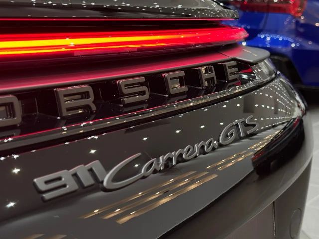 Porsche 992 Black Edition Coupé GTS