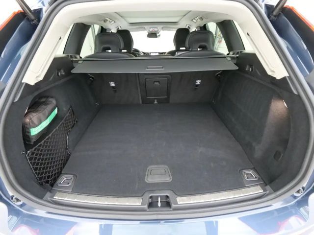 Volvo XC60 AWD Dark Plus T6