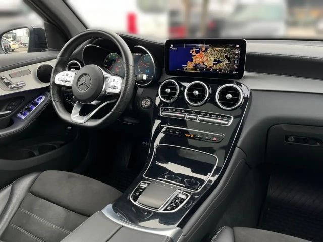 Mercedes-Benz GLC 300 4MATIC AMG Line