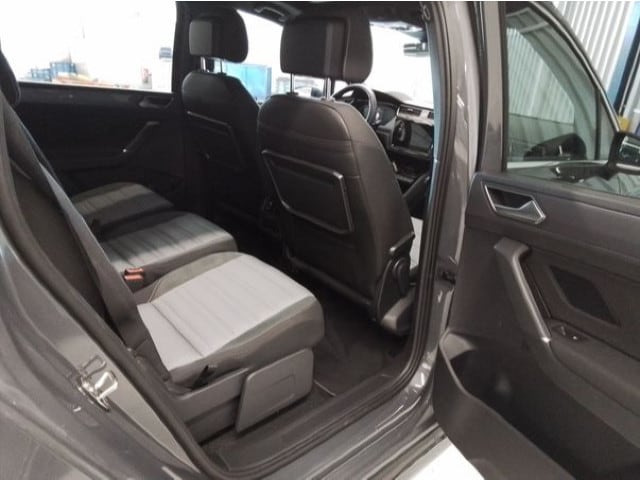 Volkswagen Touran 2.0 TDI DSG Highline R-Line