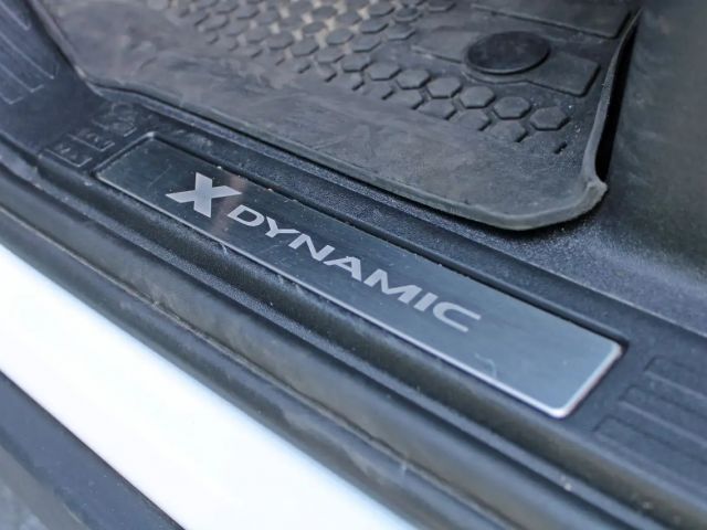 Land Rover Defender 110 Dynamic SE