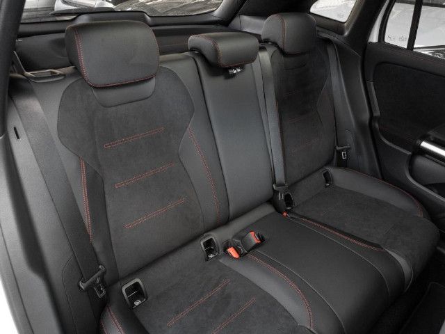 Mercedes-Benz GLA 180 AMG Line