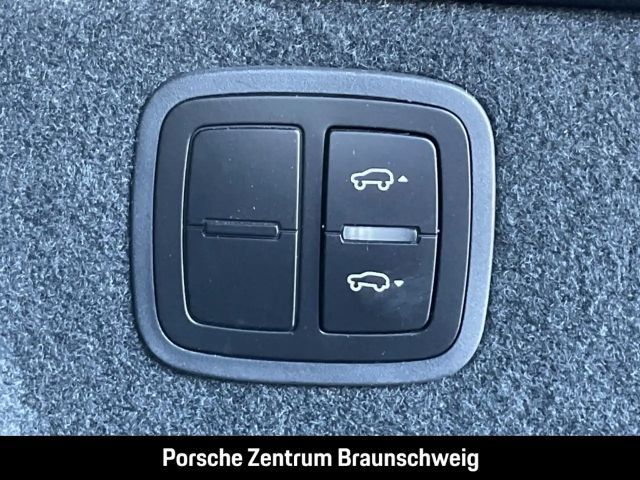 Porsche Macan Sportabgasanlage Luftfederung LED