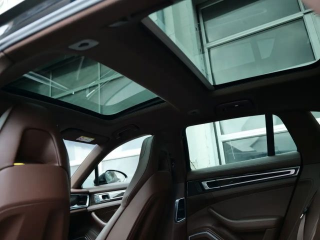 Porsche Panamera 4 E-Hybrid