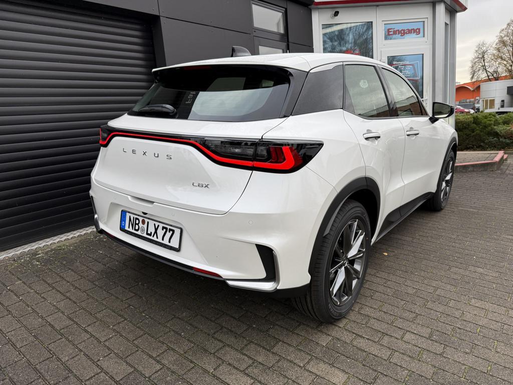 Lexus LBX Elegant
