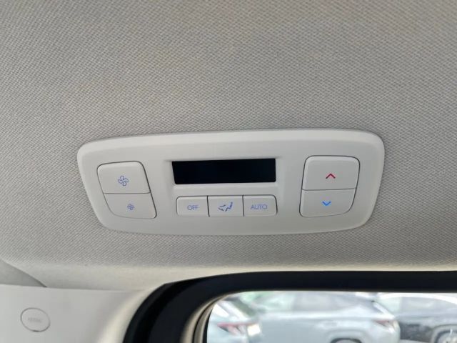 Hyundai Staria 9-SITZER AUTOM+LEDERSITZE+NAVI+EL.TÜREN&HECKKLAPPE