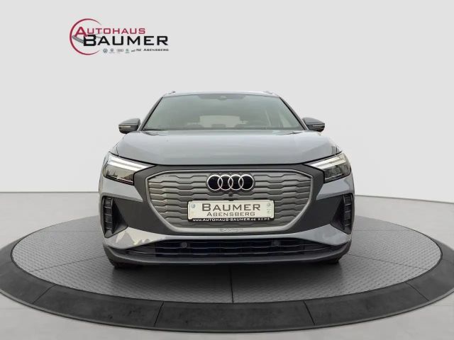 Audi Q4 e-tron 55 kWh LED SHZ PDC hinten Bluetooth