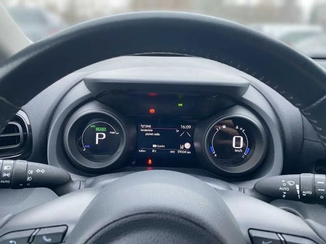 Toyota Yaris Hatchback Hybride Team D