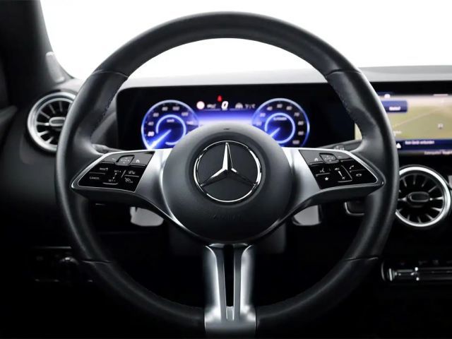 Mercedes-Benz EQA 300 4MATIC