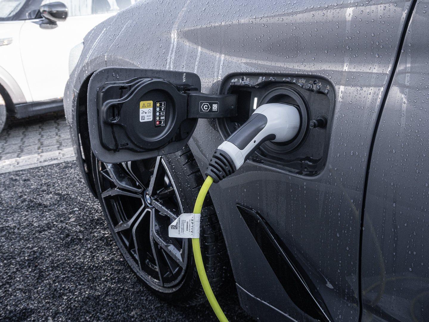 BMW 545 545e Sedan xDrive