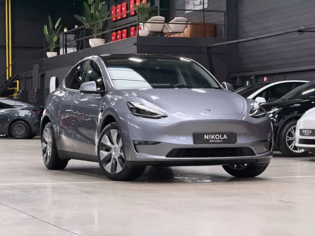 Tesla Model Y AWD Long Range
