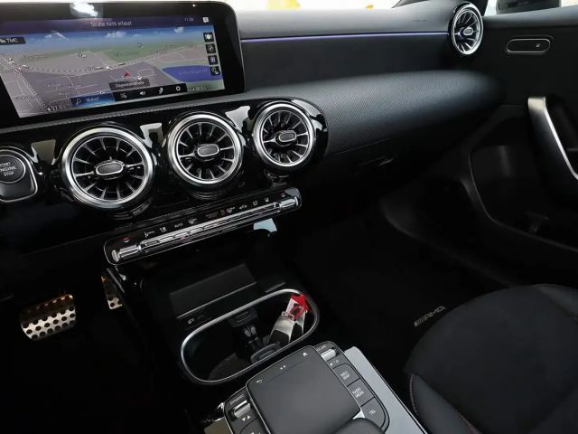 Mercedes-Benz A 250 A 250 e AMG Line