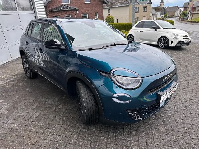 Fiat 600e Hybrid Sitzheizung/Apple Carplay/Klimaautomatik
