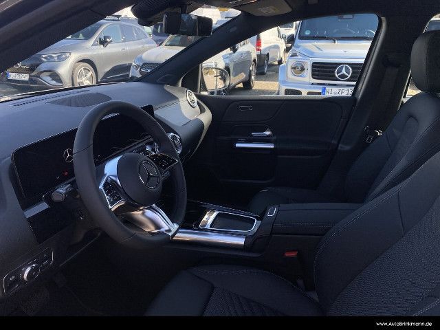 Mercedes-Benz B 180 Sedan