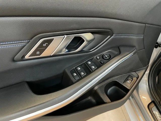 BMW 320 320d M-Sport Touring xDrive