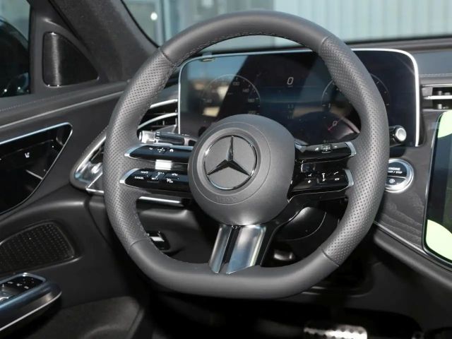 Mercedes-Benz E 220 AMG Line E 220 d Sedan