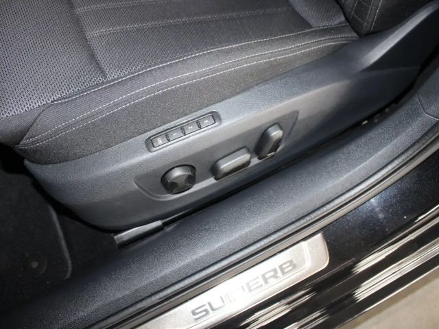 Skoda Superb 2.0 TDI Combi Style Style