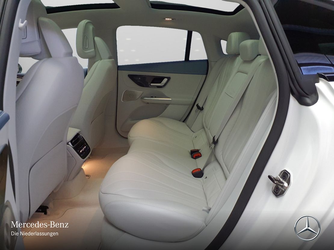 Mercedes-Benz EQE 350 Sedan