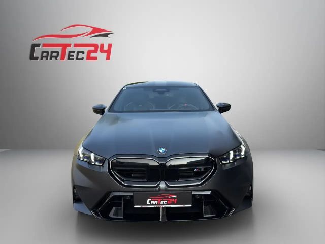 BMW M5 Sedan