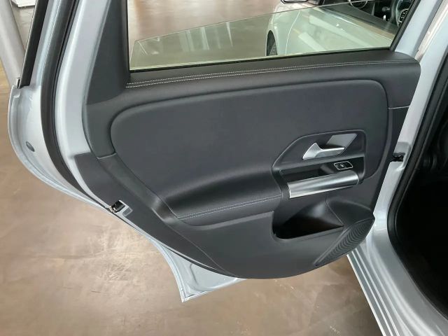 Mercedes-Benz B 200 4MATIC Progressive