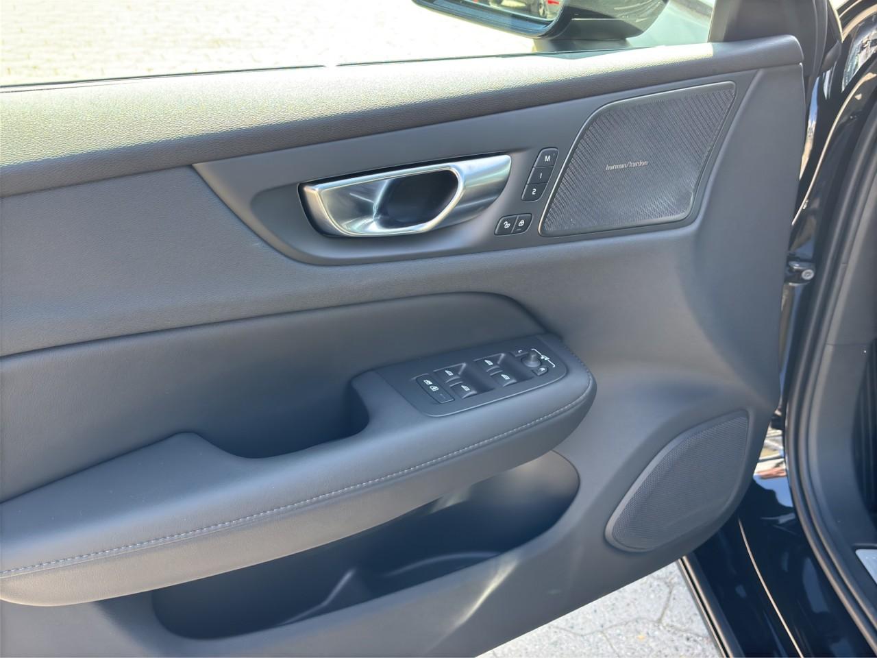 Volvo V60 AWD Dark Plus T8