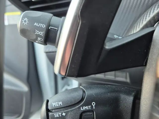 Peugeot E-208 GT-Line Hybrid