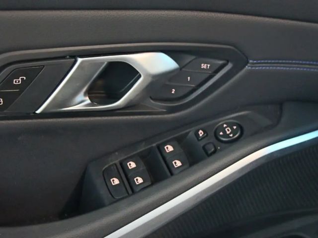 BMW 320 320e M-Sport Touring xDrive