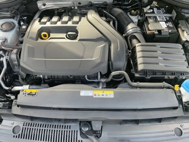 Volkswagen Golf 1.5 TSI Golf VIII