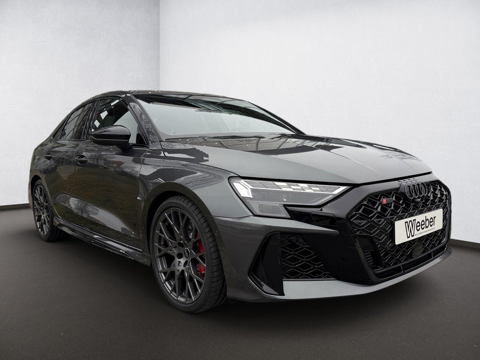 Audi RS3 Quattro S-Tronic Sedan