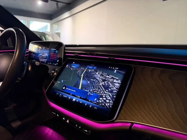 Mercedes-Benz E 220 AMG Line E 220 d Sedan