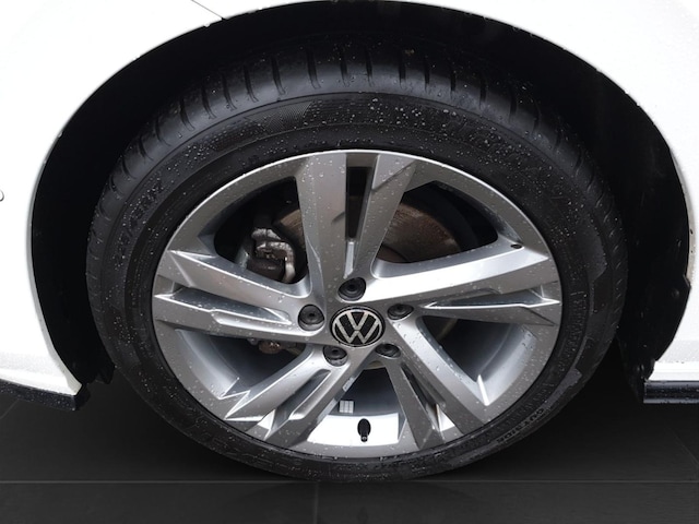 Volkswagen Golf 1.5 eTSI DSG R-Line Style