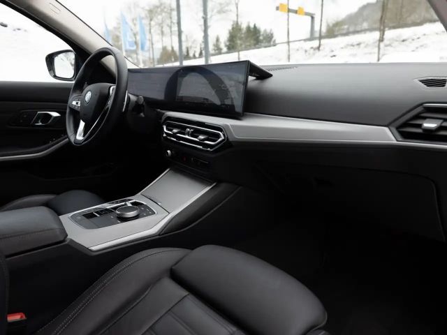 BMW 330 330e Touring xDrive