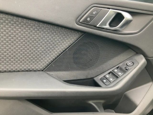 BMW 118 118i 5-deurs Sedan