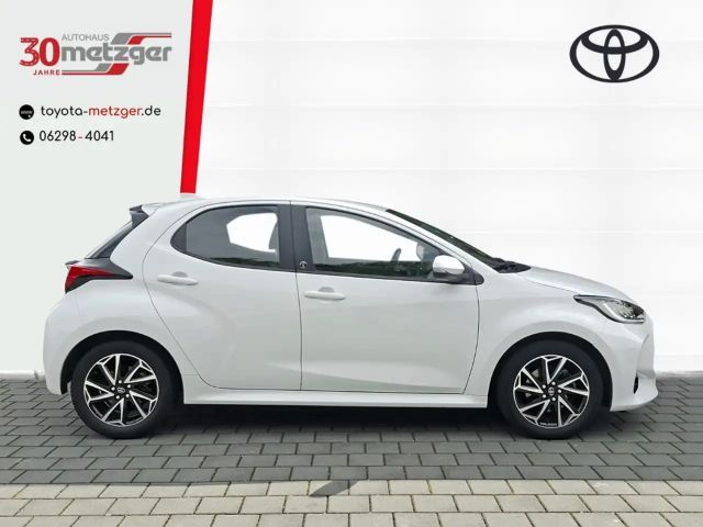Toyota Yaris Hatchback Hybride Team D